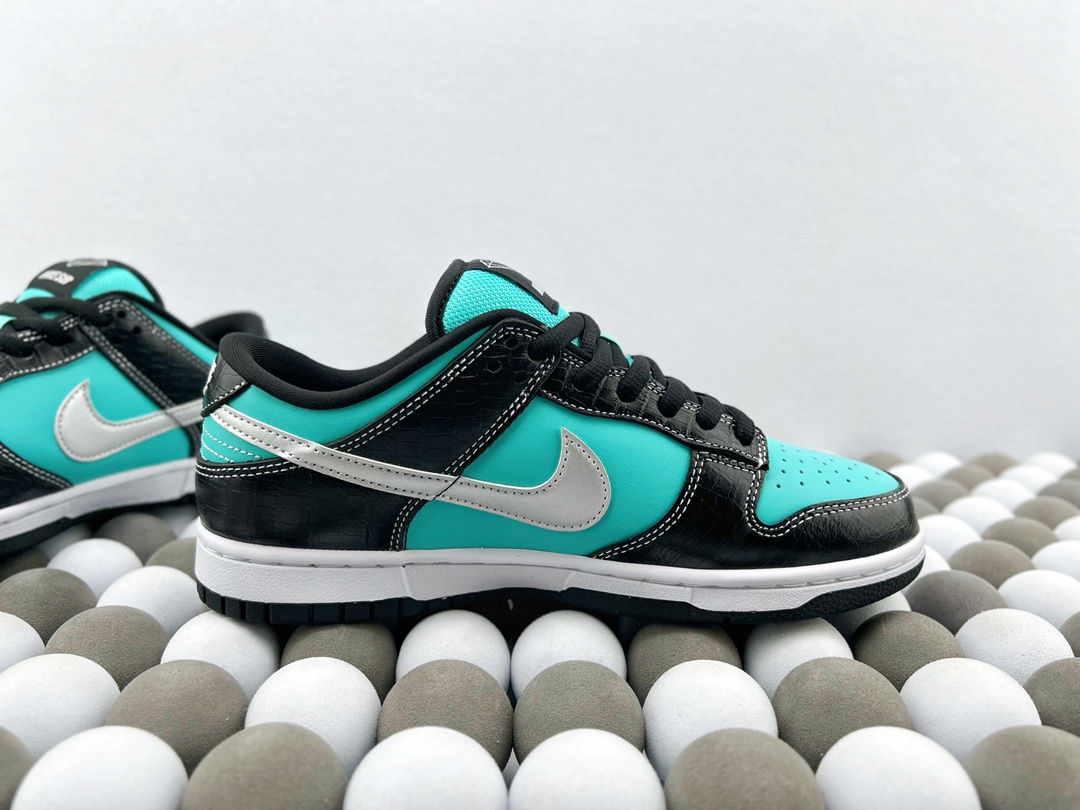 High-Quality Version Nike Dunk Low DJ6188-002 Custom “Valentine’s Day” Triple Swoosh Low-Top Sneakers - 图片 8