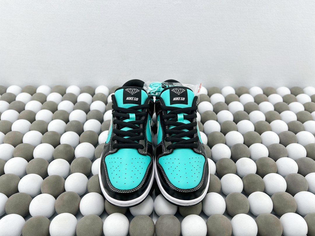 High-Quality Version Nike Dunk Low DJ6188-002 Custom “Valentine’s Day” Triple Swoosh Low-Top Sneakers - 图片 6