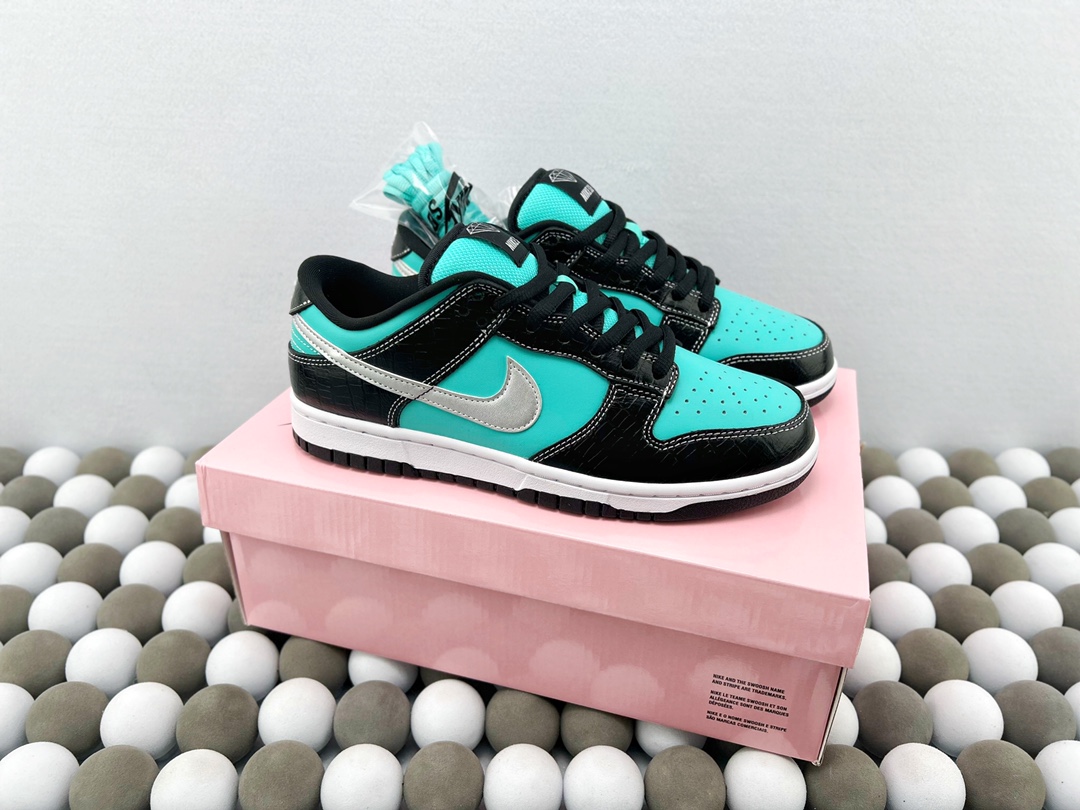 High-Quality Version Nike Dunk Low DJ6188-002 Custom “Valentine’s Day” Triple Swoosh Low-Top Sneakers